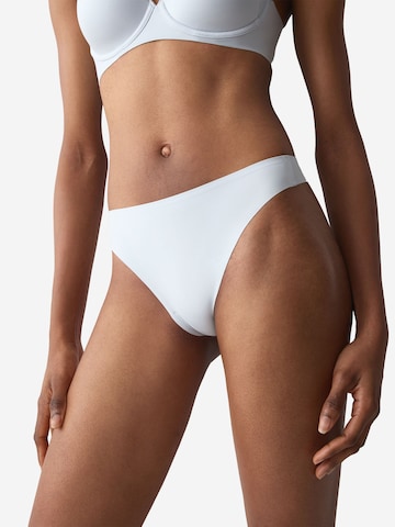 TRIUMPH String ' Red Label Smart Invisible ' in Grau