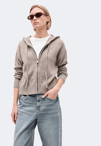 ABOUT YOU Gebreid vest 'Virginia' in Bruin