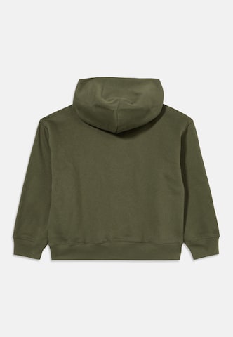 GAP Суичър в зелено