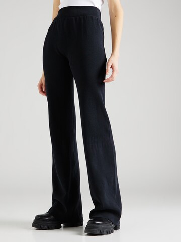 NU-IN Flared Leggings in Black: front