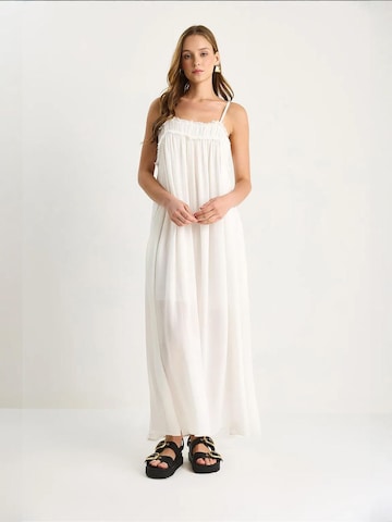 Abito di Bianco Lucci in bianco