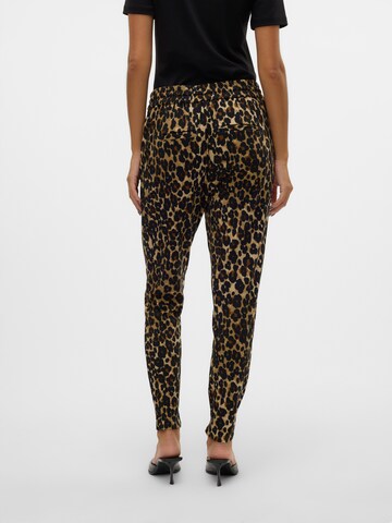 Loosefit Pantaloni con pieghe 'VMEVA' di VERO MODA in marrone