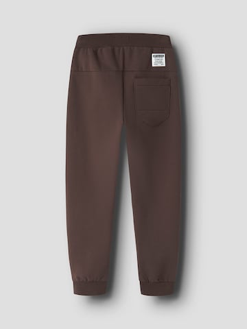 NAME IT - Tapered Calças 'NKMHONK' em castanho