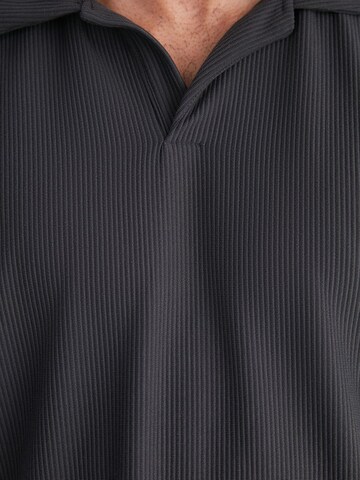 Trendyol Shirt in Grey