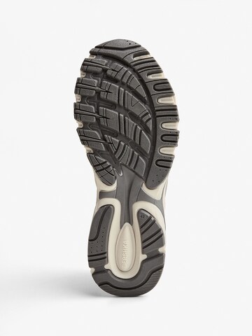 Baskets basses Bershka en gris