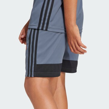Regular Pantalon de sport 'Tiro 25 Essentials' ADIDAS PERFORMANCE en gris