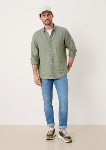 s.Oliver Regular Button Up Shirt in Green