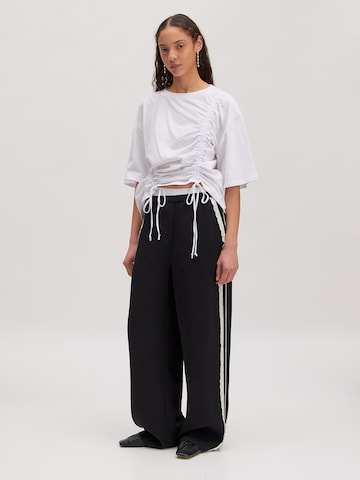 EDITED Tričko 'Doreen' – bílá