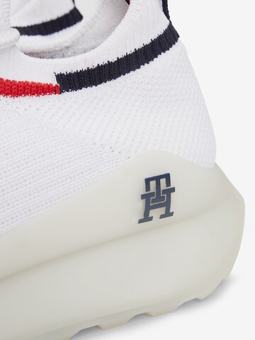 Baskets basses TOMMY HILFIGER en blanc