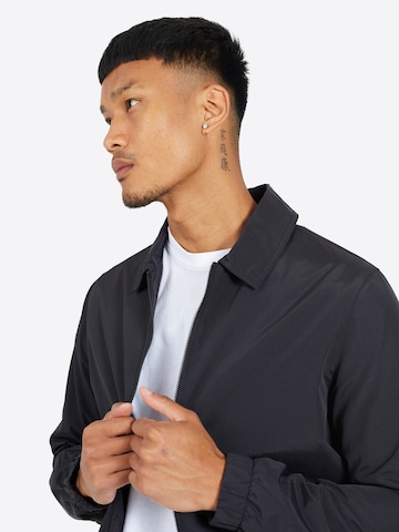 Veste mi-saison 'Harrington' BRAVE SOUL en noir