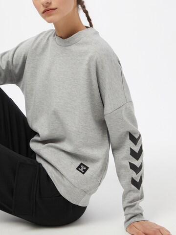 Hummel Sweatshirt in Grau