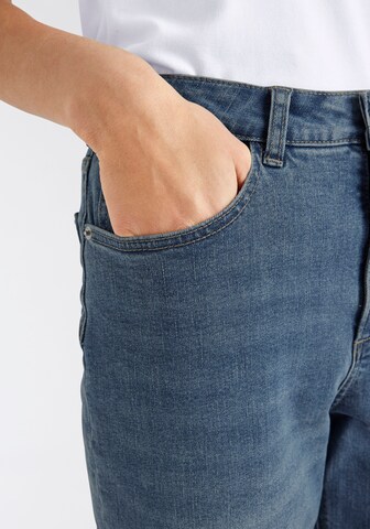 HECHTER PARIS Tapered Jeans in Blau
