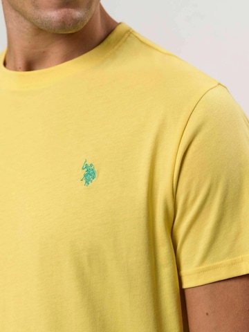 U.S. POLO ASSN. Regular Fit Paita ' Arjun ' värissä kulta