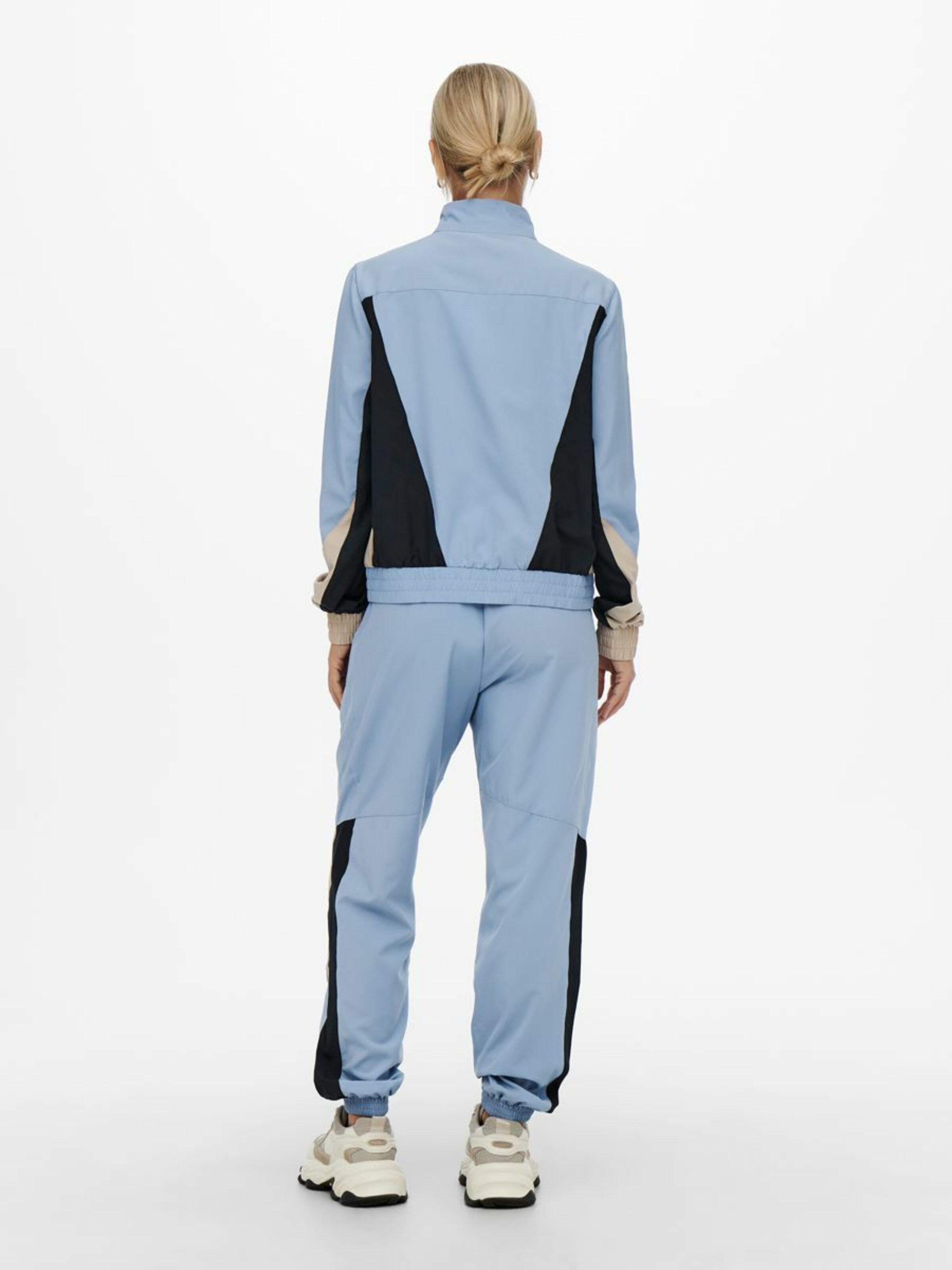 Frauen Sportarten ONLY PLAY Sportjacke 'Jea' in Hellblau - PN25908 Frauen Sportarten ONLY PLAY Sportjacke 'Jea' in Hellblau - PN25908