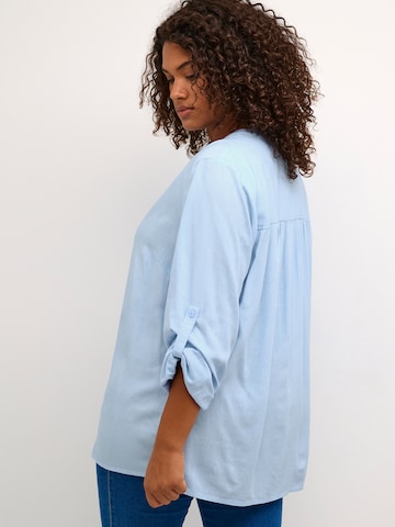 Camicia da donna 'Mille' di KAFFE CURVE in blu