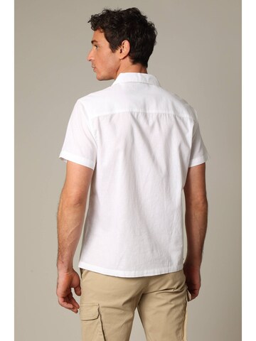 Coupe regular Chemise 'TAMPA' Deeluxe en blanc