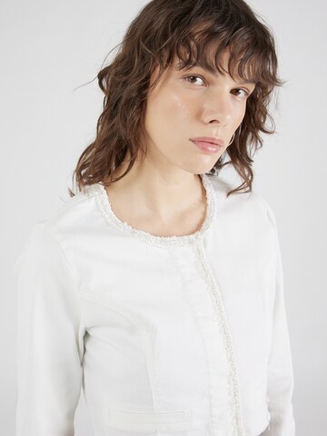 Veste mi-saison 'KIKI' ONLY en blanc