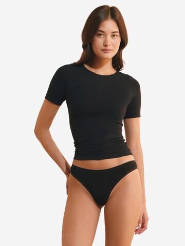 ETAM Thong 'Jack' in Black: front