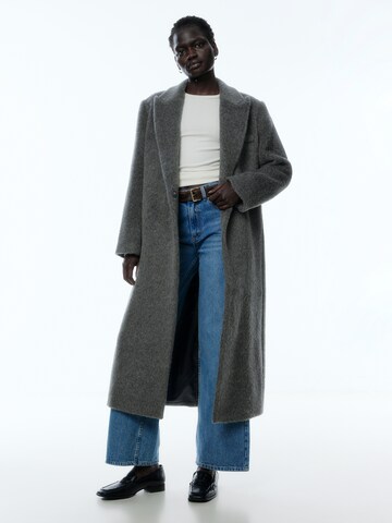 EDITED Between-Seasons Coat 'Pua' in Grey: front