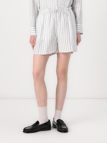 TOMMY HILFIGER Loose fit Pants in Blue: front