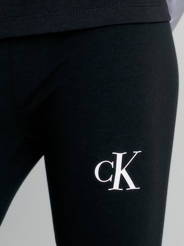 Calvin Klein Jeans Скинни Леггинсы в Черный