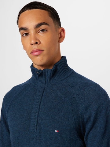 TOMMY HILFIGER Sweater in Blue