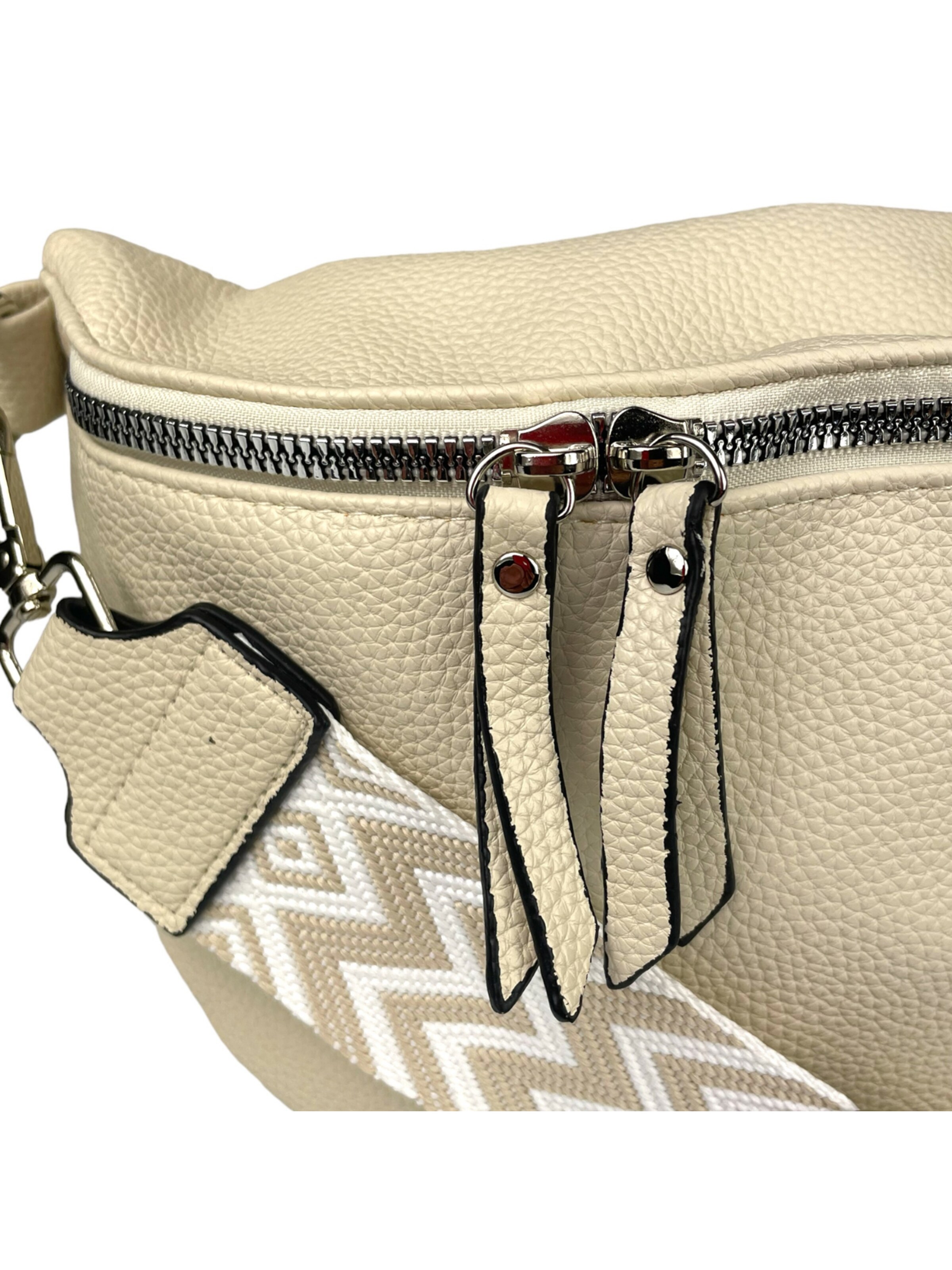 Kumixi Fanny Pack in Beige