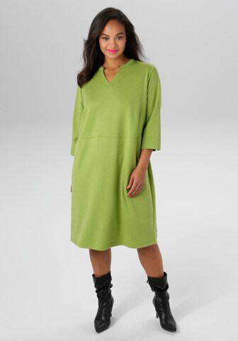 Aniston Dress in Green: front