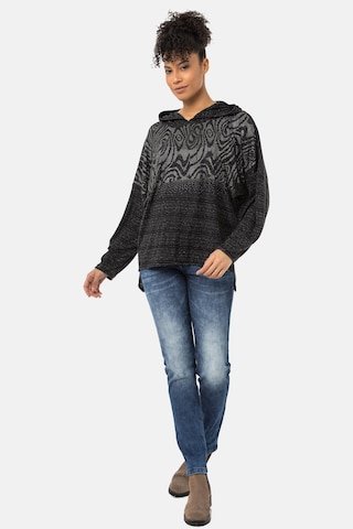 Sweat-shirt CIPO & BAXX en noir : devant