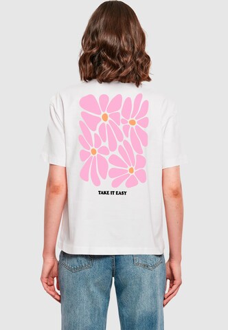Miss Tee Shirt ' ' in Wit