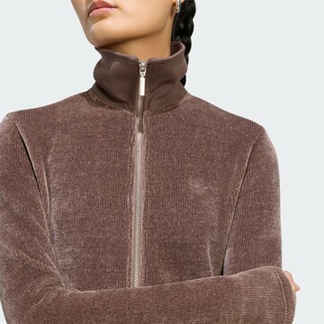 ADIDAS ORIGINALS - Casaco de malha 'Prem Ess' em castanho