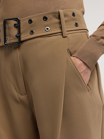 Pantaloni di Trussardi in marrone