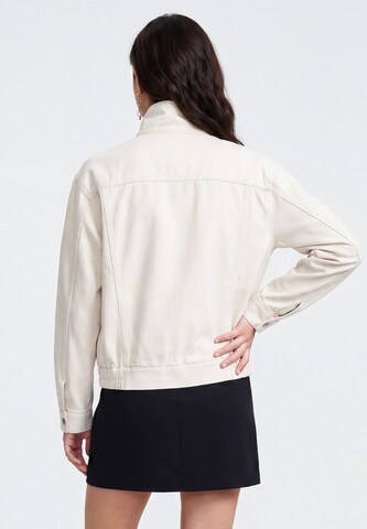 MYMO Between-season jacket in White