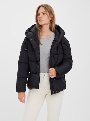 VERO MODA Winterjas 'Gemma Holly' in Zwart: voorkant