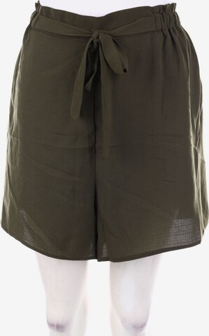 Dorothy Perkins Shorts in XXL in Green: front