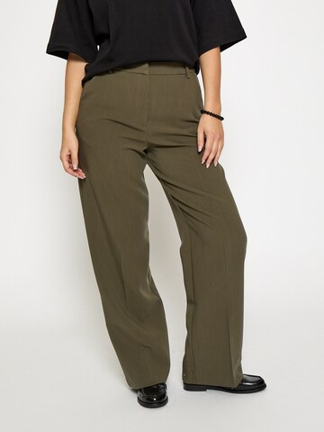 regular Pantaloni 'Delia' di Peppercorn in verde: frontale