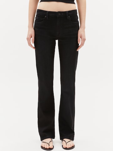 ARMEDANGELS Regular Jeans 'LINNA' i svart: framsida