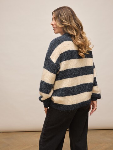 noar studios Pullover in Blau