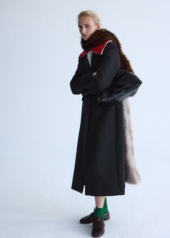 MANGO Between-seasons coat in Black