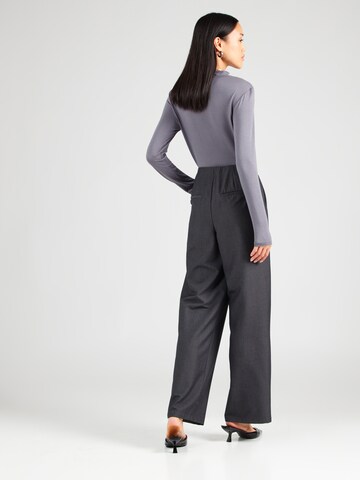 ONLY Loose fit Pleat-Front Pants 'ONLMARION' in Grey