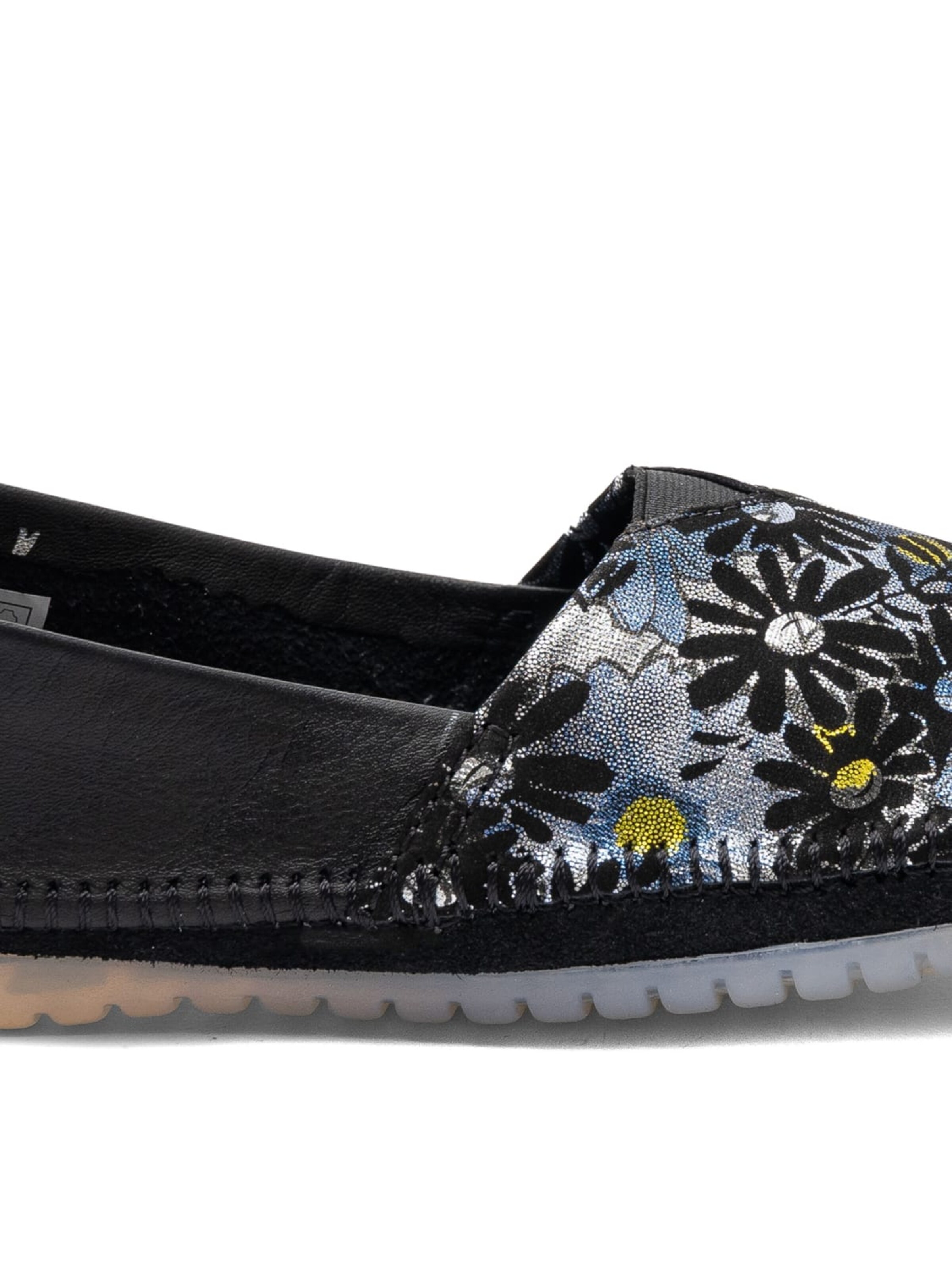 Maciejka Slip-ons in Black