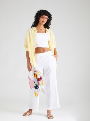 UNITED COLORS OF BENETTONWide Leg/ Široke nogavice Hlače - bijela boja