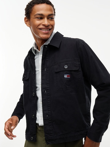 Veste mi-saison 'Essential' Tommy Jeans en noir