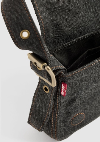 LEVI'S ® Olkalaukku 'BRANNAN' värissä musta