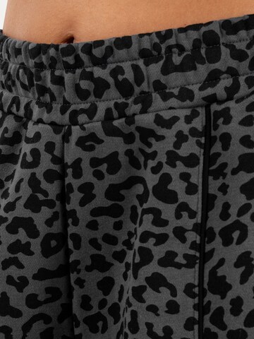 Smilodox Loose fit Trousers in Black