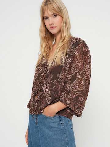 Bluză de la Abercrombie & Fitch pe maro