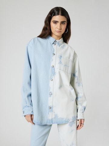 Coupe regular Chemise 'Luan' About You x Nils Kuesel en bleu