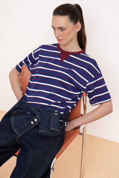 Trendyol Majica v velikosti XS  | marine / bordo / bela barva, Prikaz izdelka
