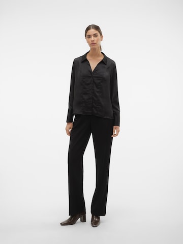 Camicia da donna 'TAM TONJA' di VERO MODA in nero