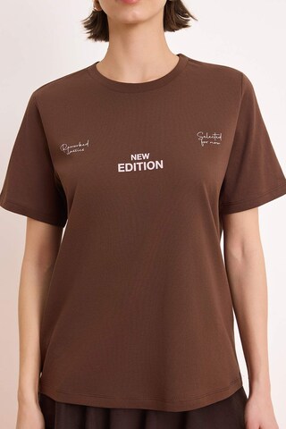 Trendyol - Camiseta en marrón